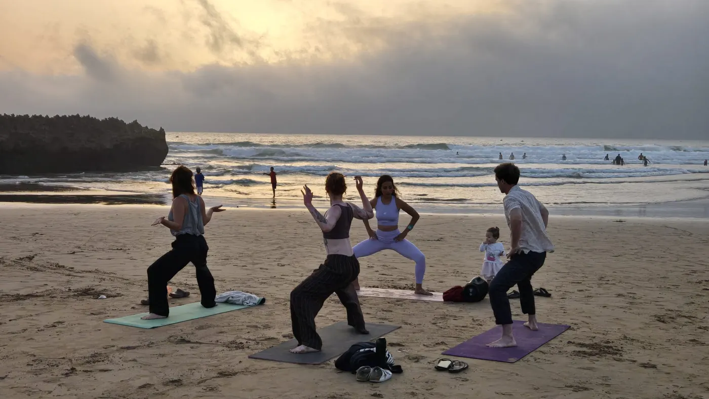 Cours de groupe sur la plage